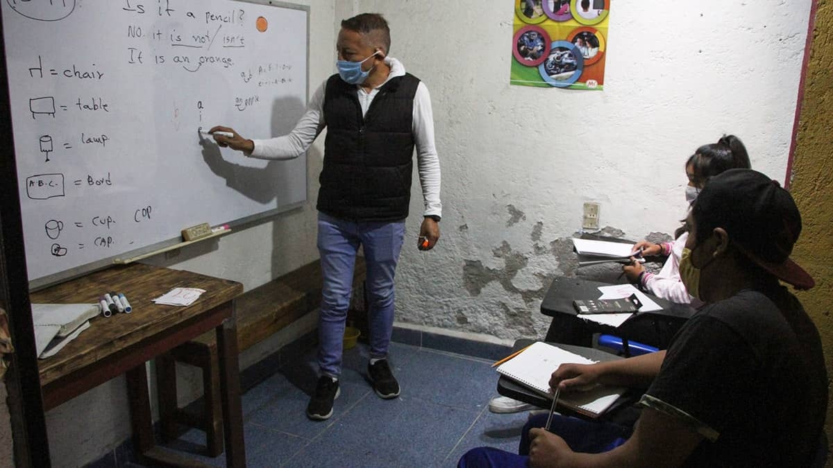 No habrá vacunación para escuelas sin validez oficial de la SEP