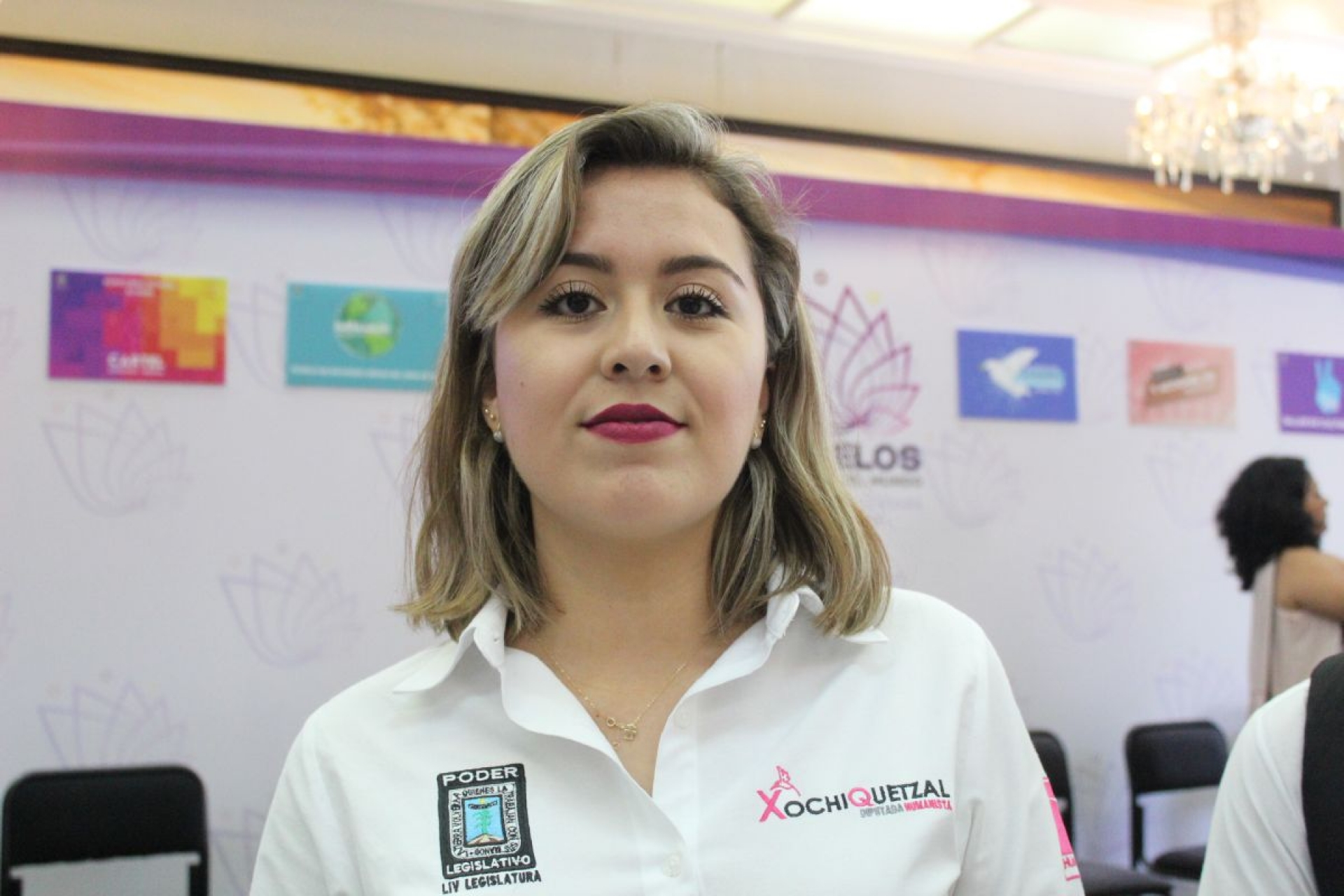 Diputada permitirá que su colaborador busque premio de la juventud; ella preside la comisión dictaminadora