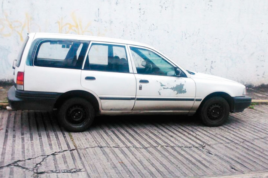 Abandonan un vehículo que fue robado en Cuernavaca