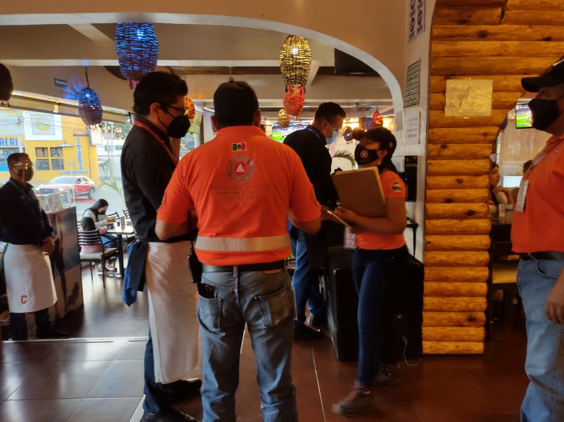 Supervisan que bares y restaurantes cumplan con medidas sanitarias