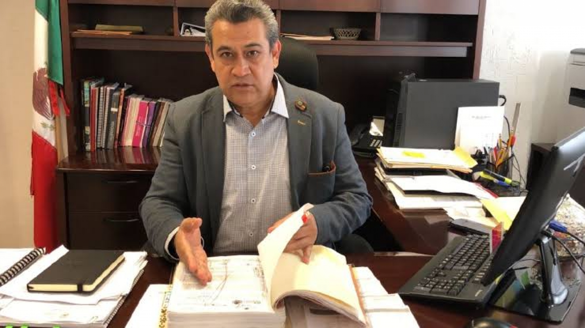 César Santana Nava abandona el cargo de la Contraloría del Gobierno del Estado