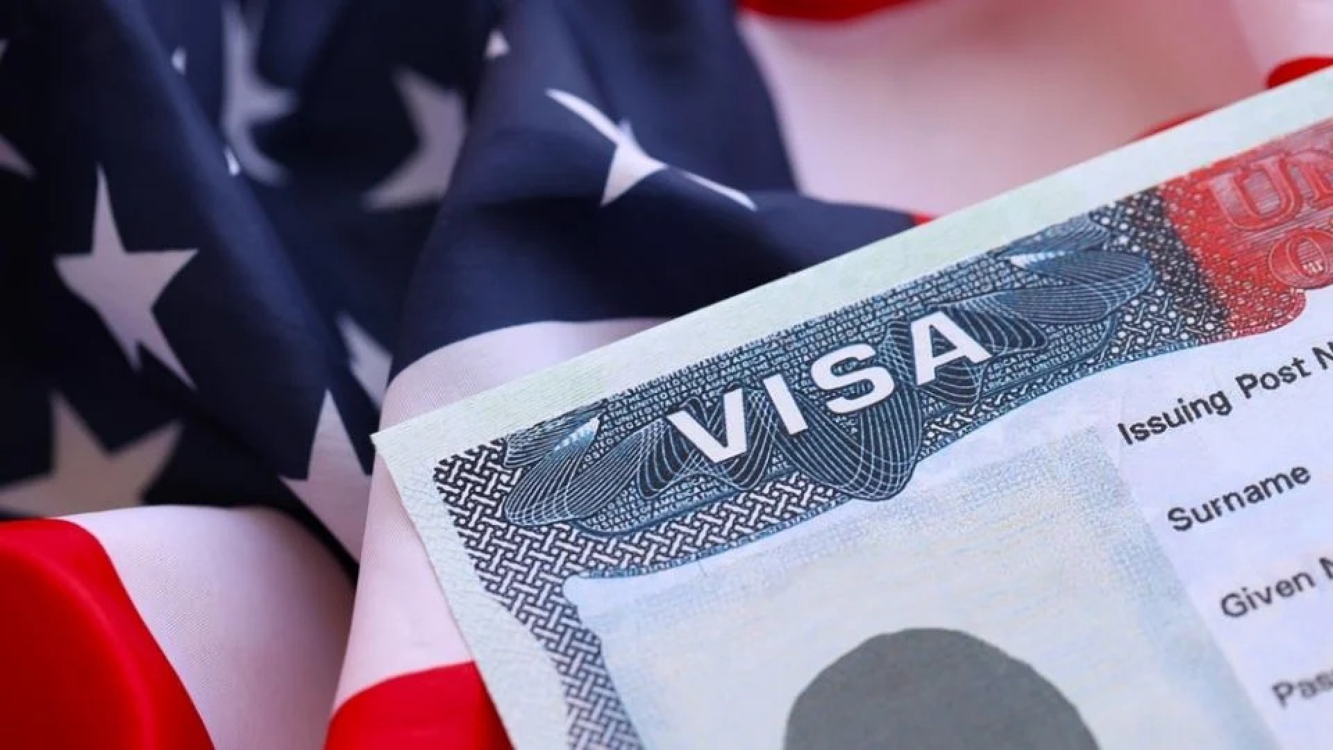 EU suspende visados de inmigrantes de 75 países temporalmente