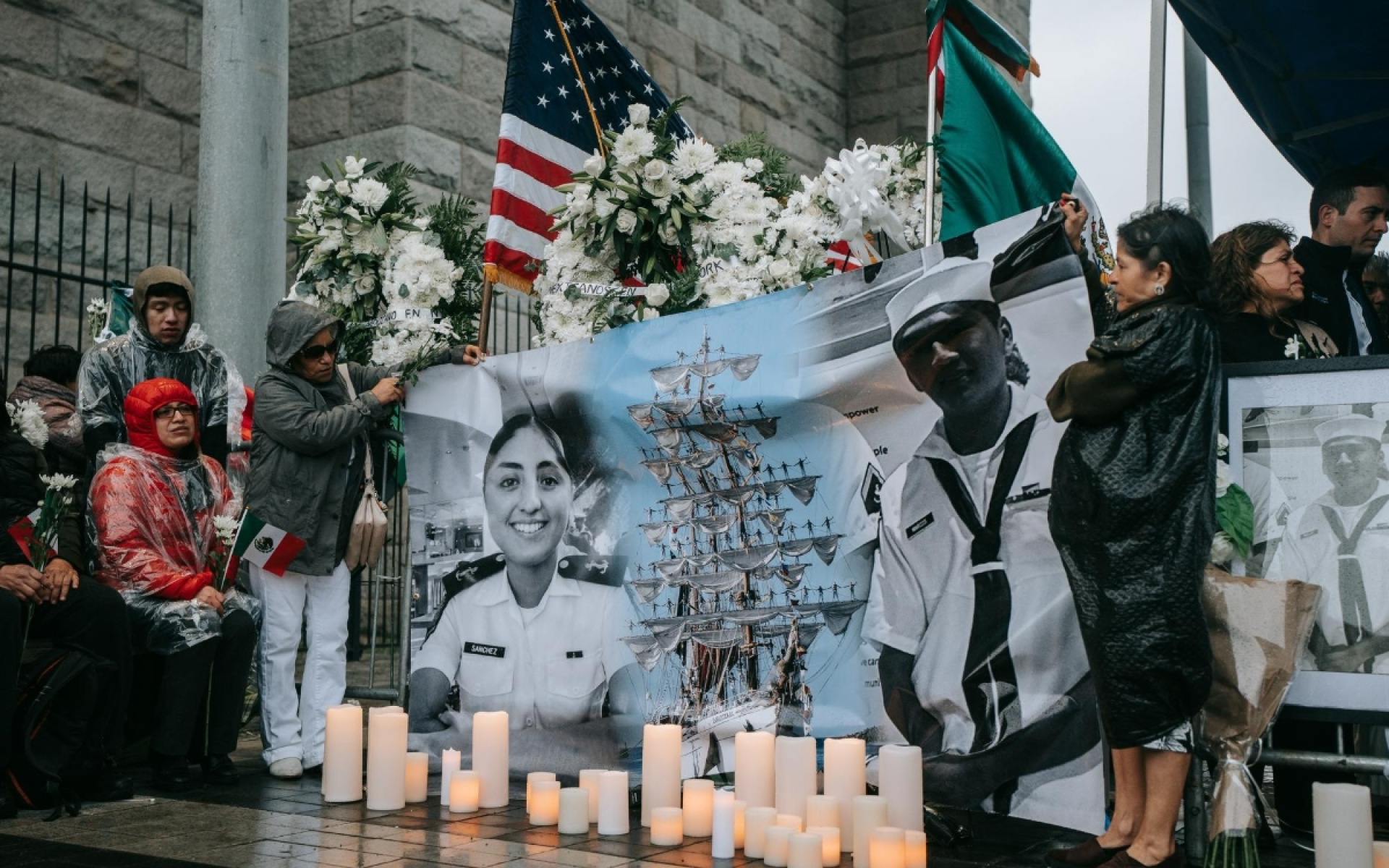 Nueva York recuerda con mariachi a víctimas del buque Cuauhtémoc
