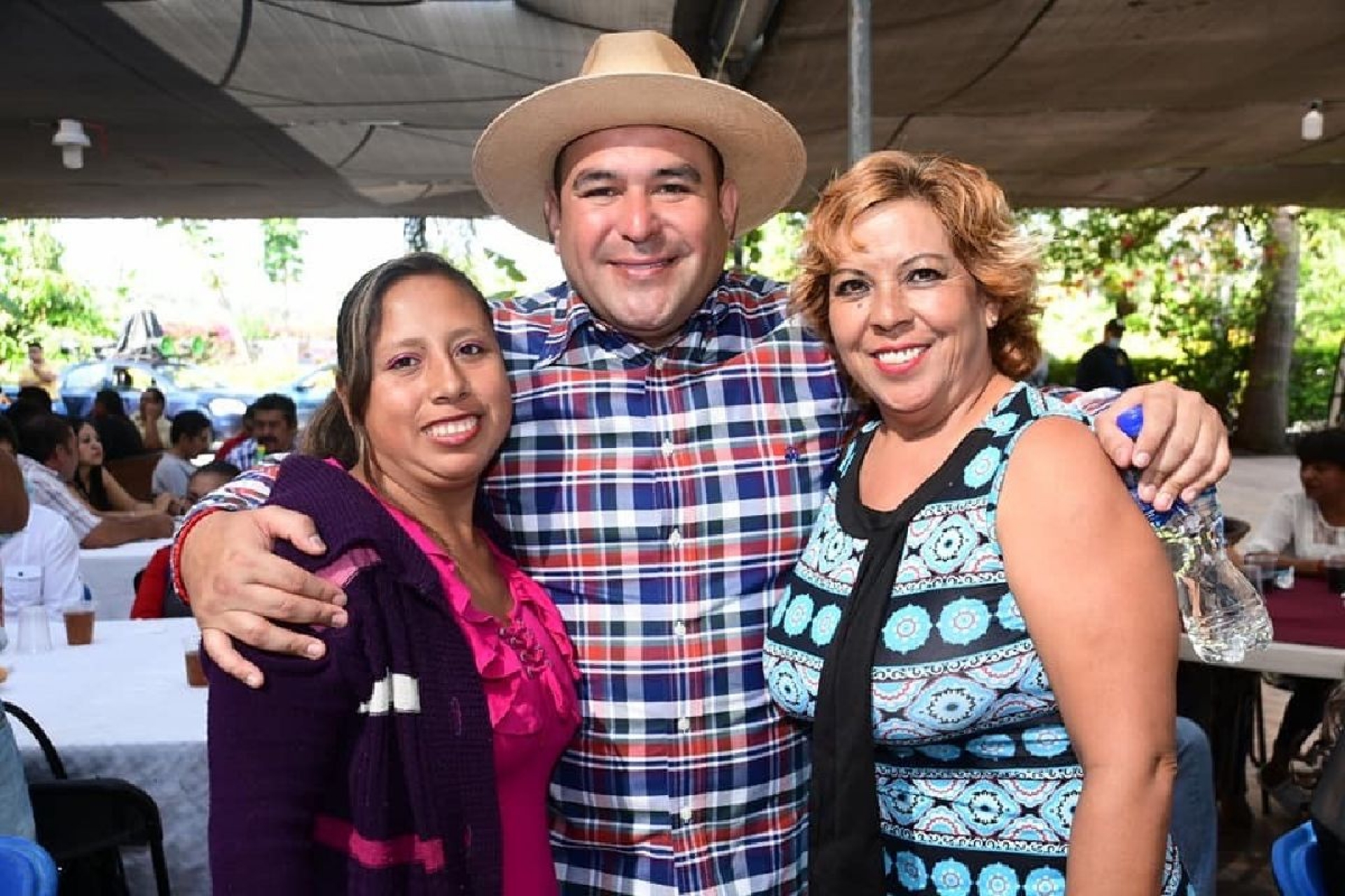 Se reúne alcalde de Yautepec con aspirantes a las ayudantías municipales