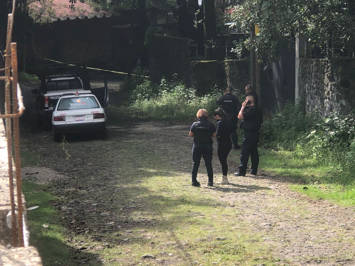 Hallan cadáver dentro de un taxi abandonado atrás del rancho 'El Capote'