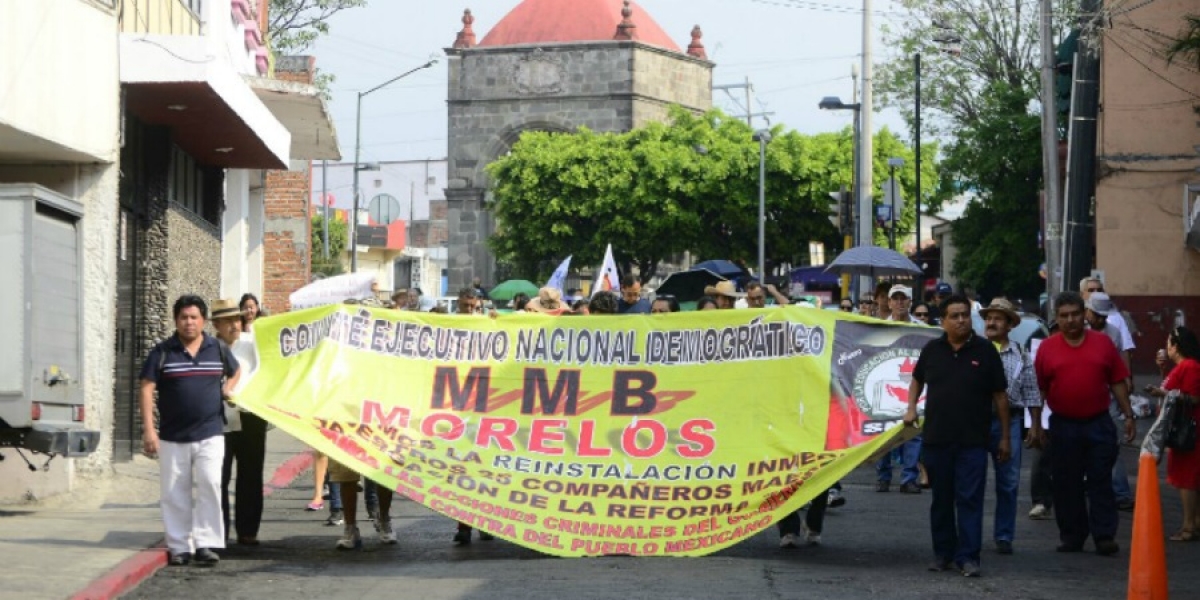 Conmemora MMB el "Día del Maestro" con una marcha