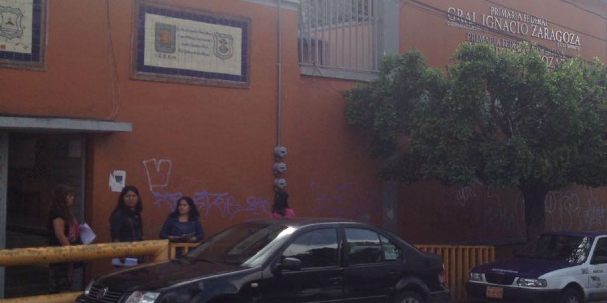 Demandan padres de familia agilizar entrega de dictamen del Ineiem