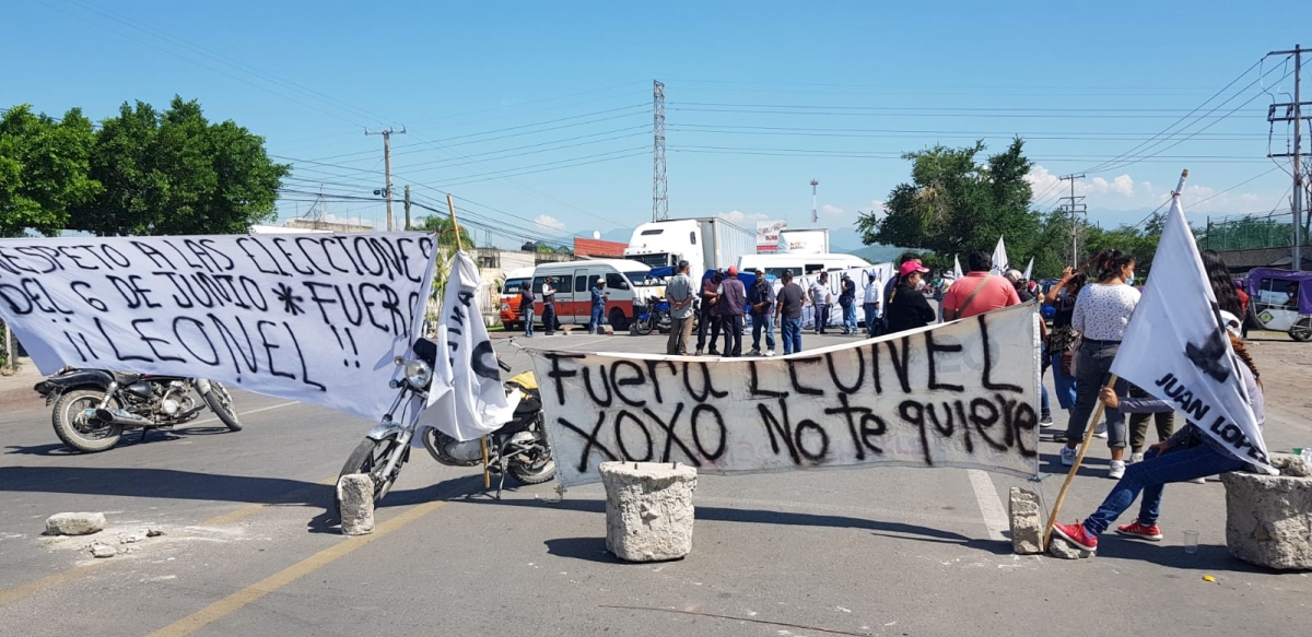 Bloquean habitantes de Xoxocotla carretera local Alpuyeca-Jojutla