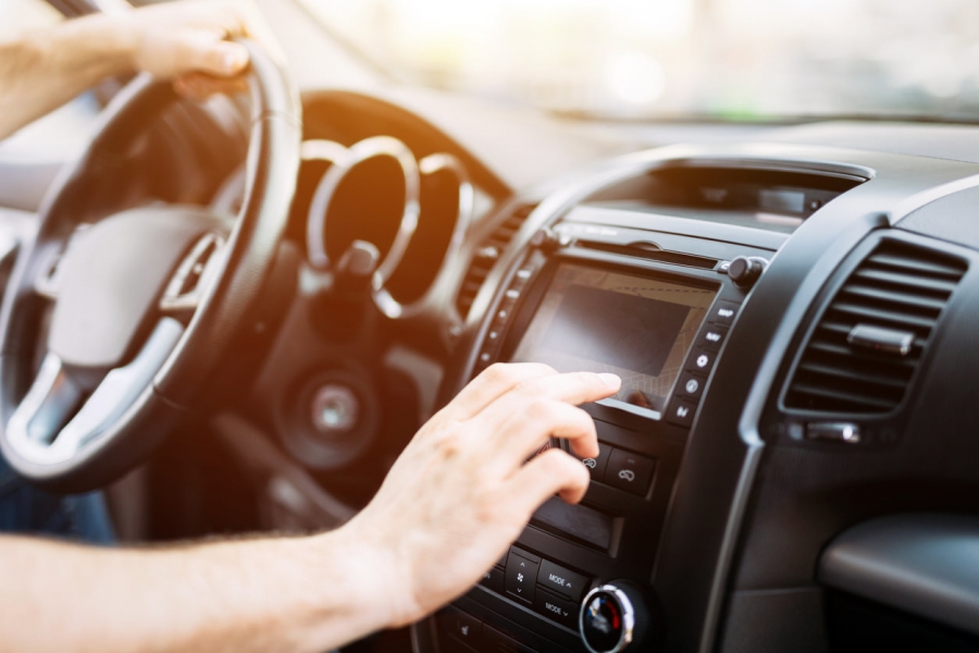 Cómo entretener a los niños en un viaje largo en coche