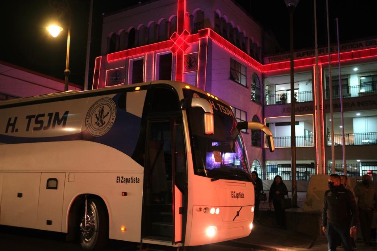 Adquiere TSJ autobuses seminuevos para traslado de personal