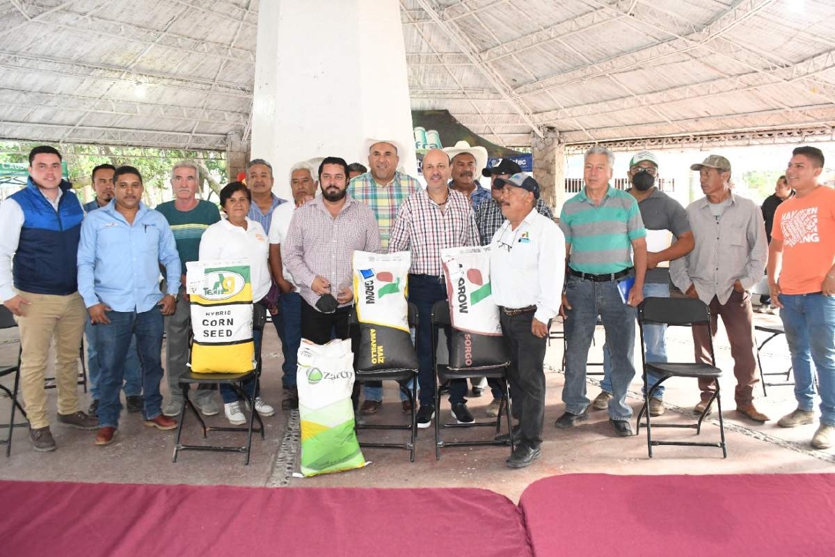 Campesinos de Cuautla reciben semilla para cultivo de maíz y sorgo