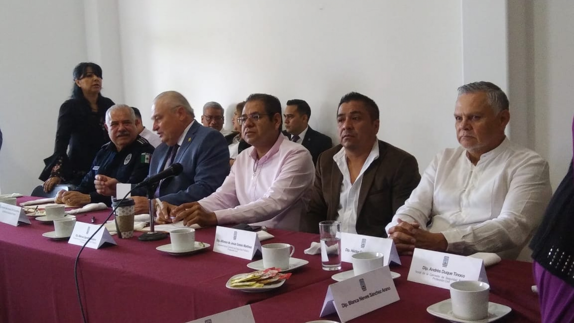 Se reúnen autoridades y diputados para revisar nueva legislación en materia de seguridad