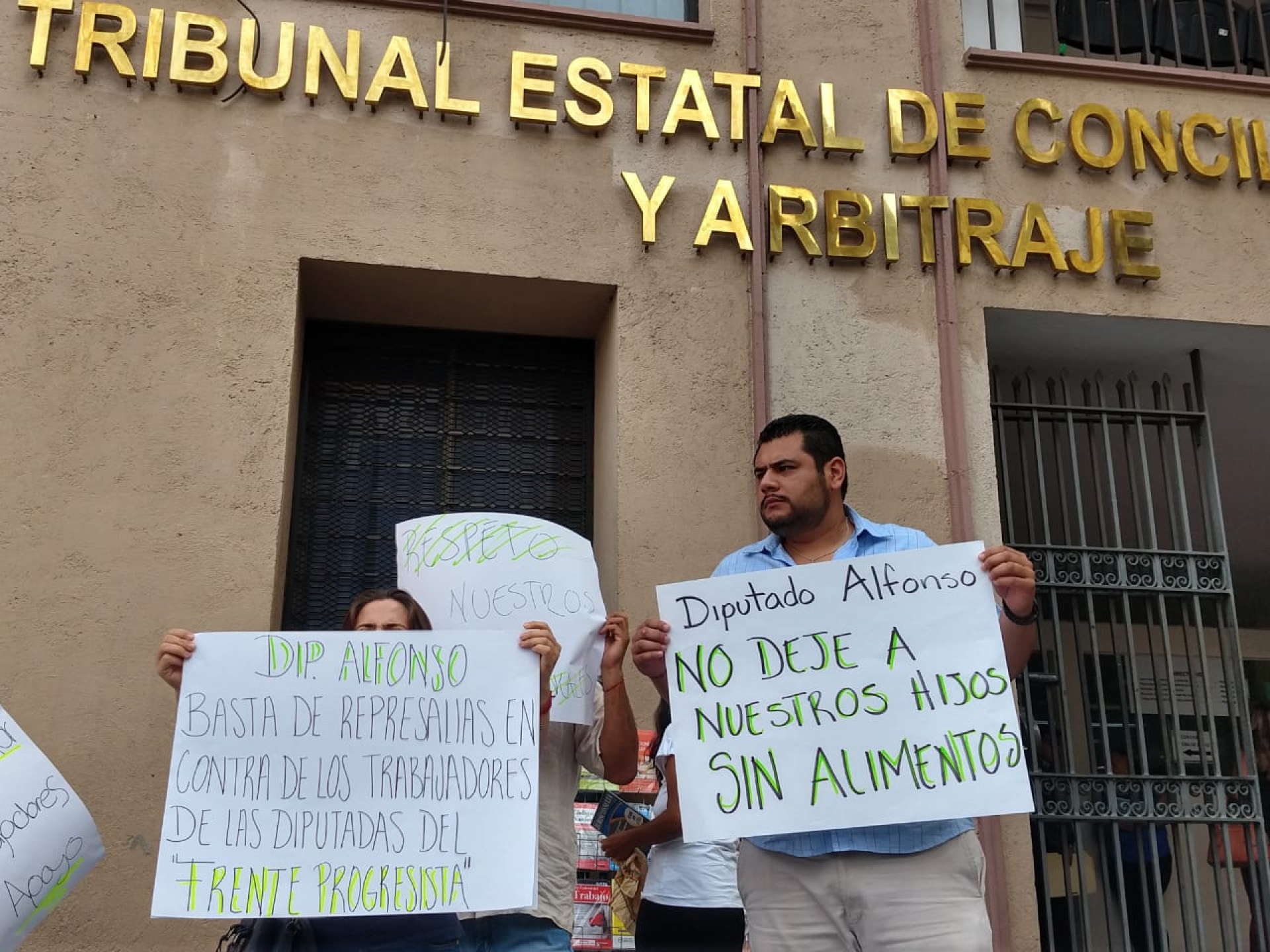Presentan demandas trabajadores del Congreso ante el TECA