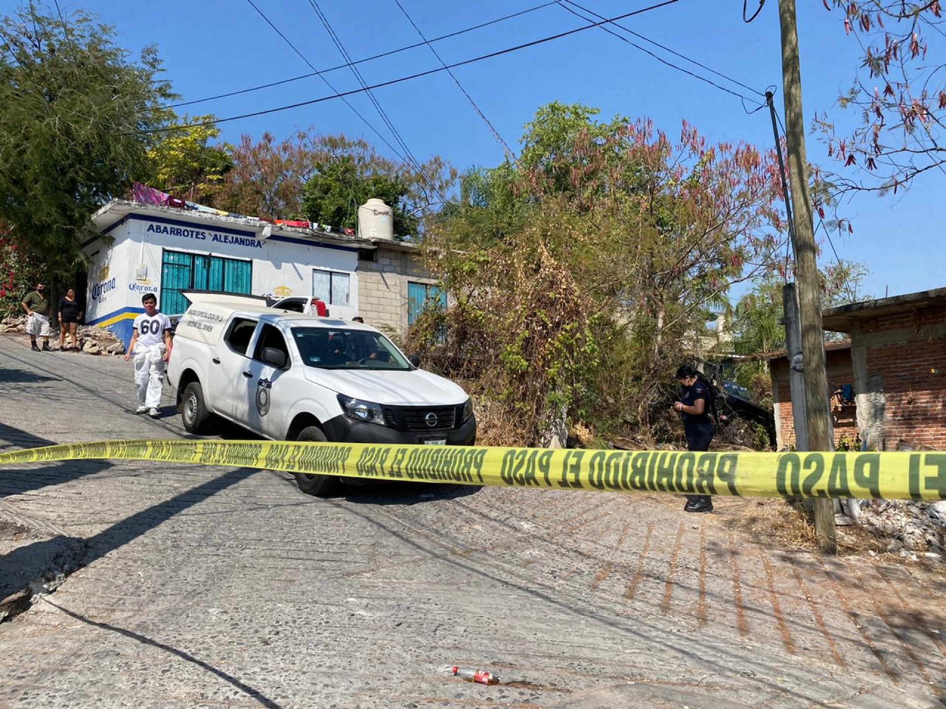 Asesinan a tiros a un hombre a bordo de un vehículo, en Emiliano Zapata