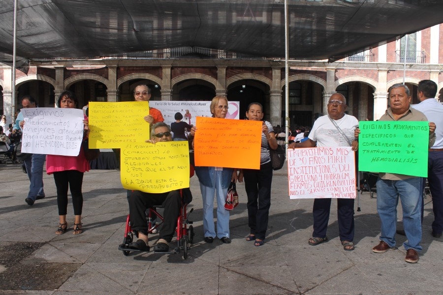 Ahora jubilados del ISSSTE protestan por la falta de medicamentos y atención médica adecuada