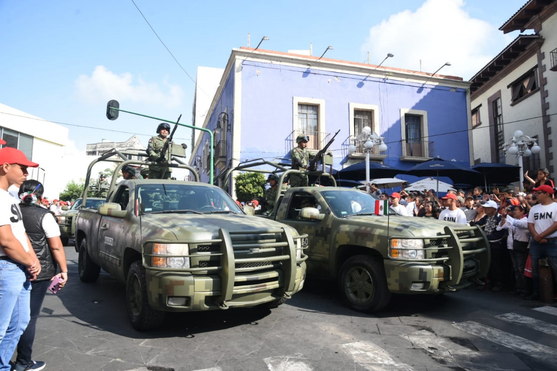 Realizan desfile cívico-militar, en el centro de Cuernavaca
