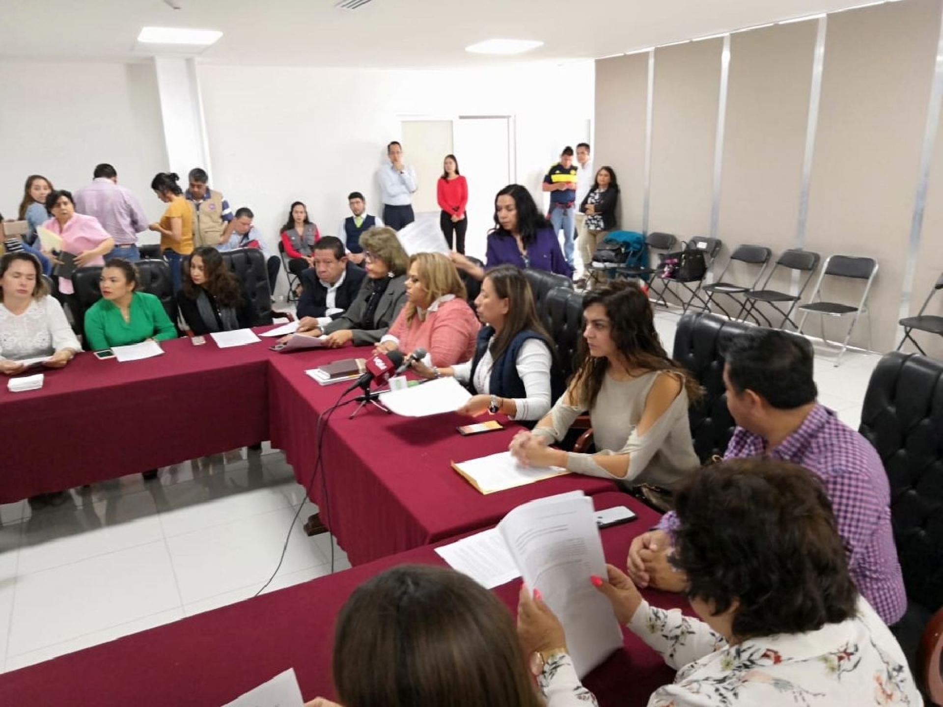 Prolongan negociación del paquete económico
