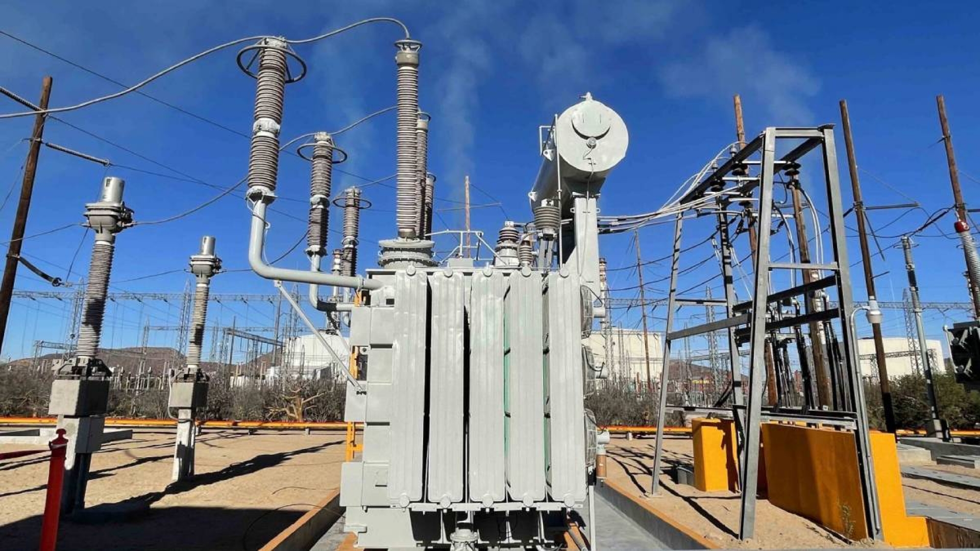 En fast track y sin cambios, Senado aprueba Ley Eléctrica