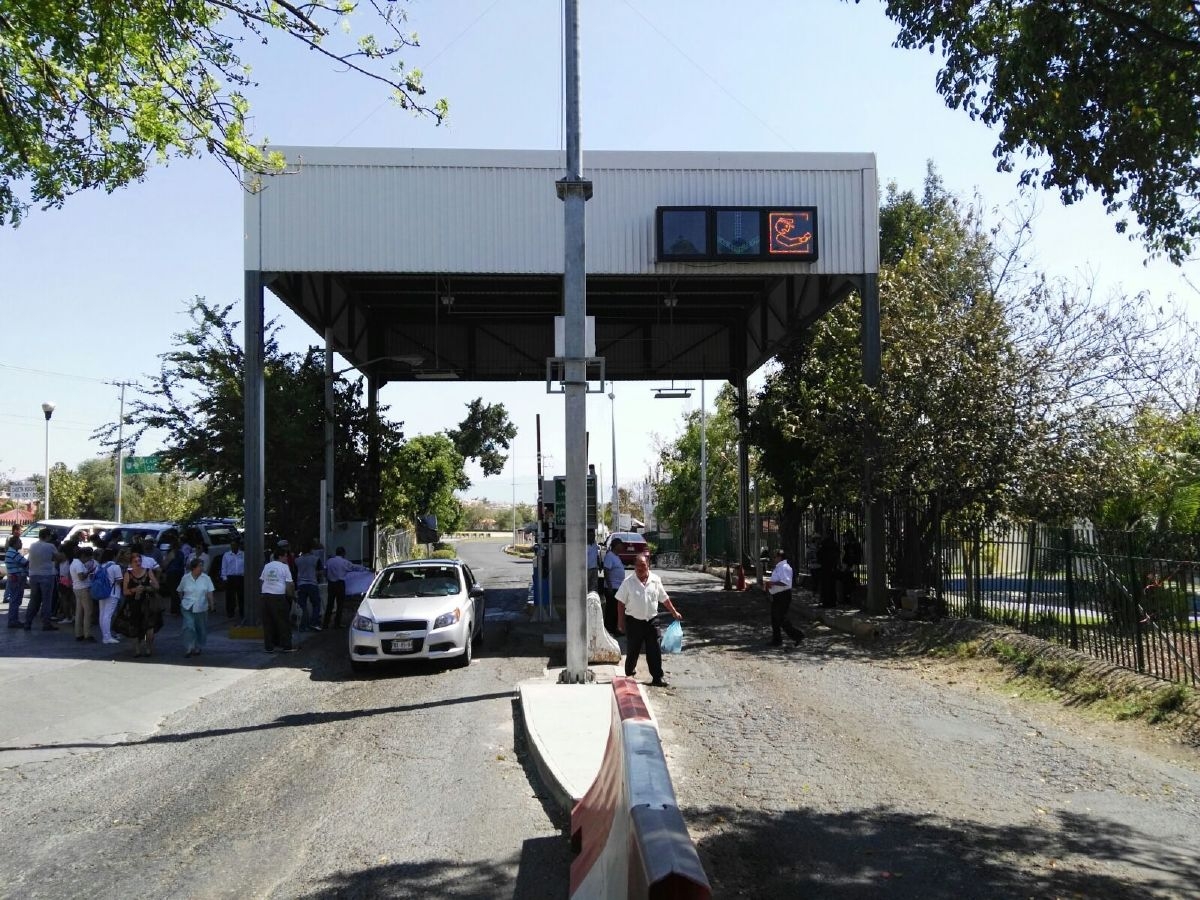 Continúa toma de caseta de Xochitepec