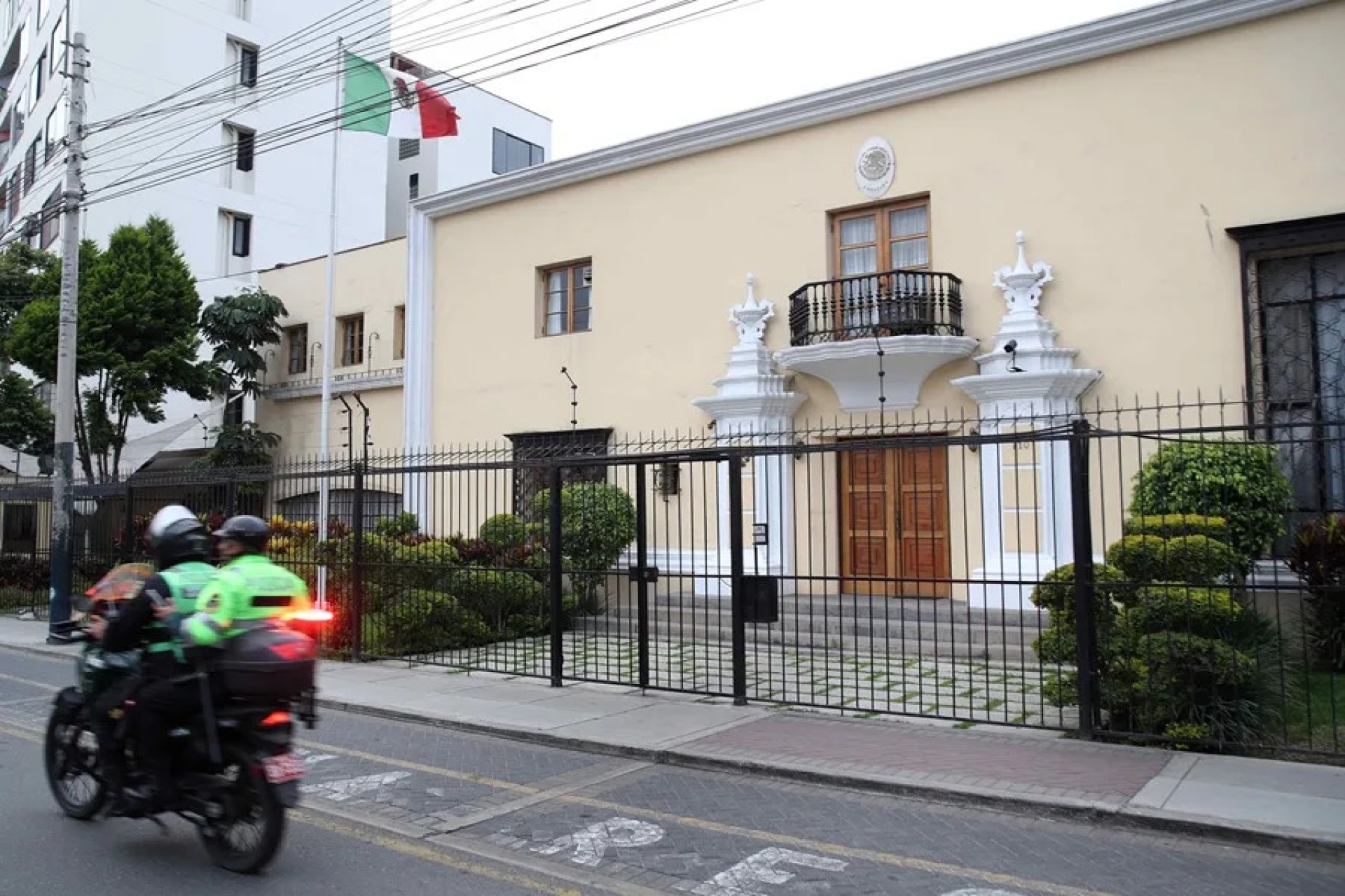 Brasil asumirá los asuntos diplomáticos de México tras ruptura con Perú