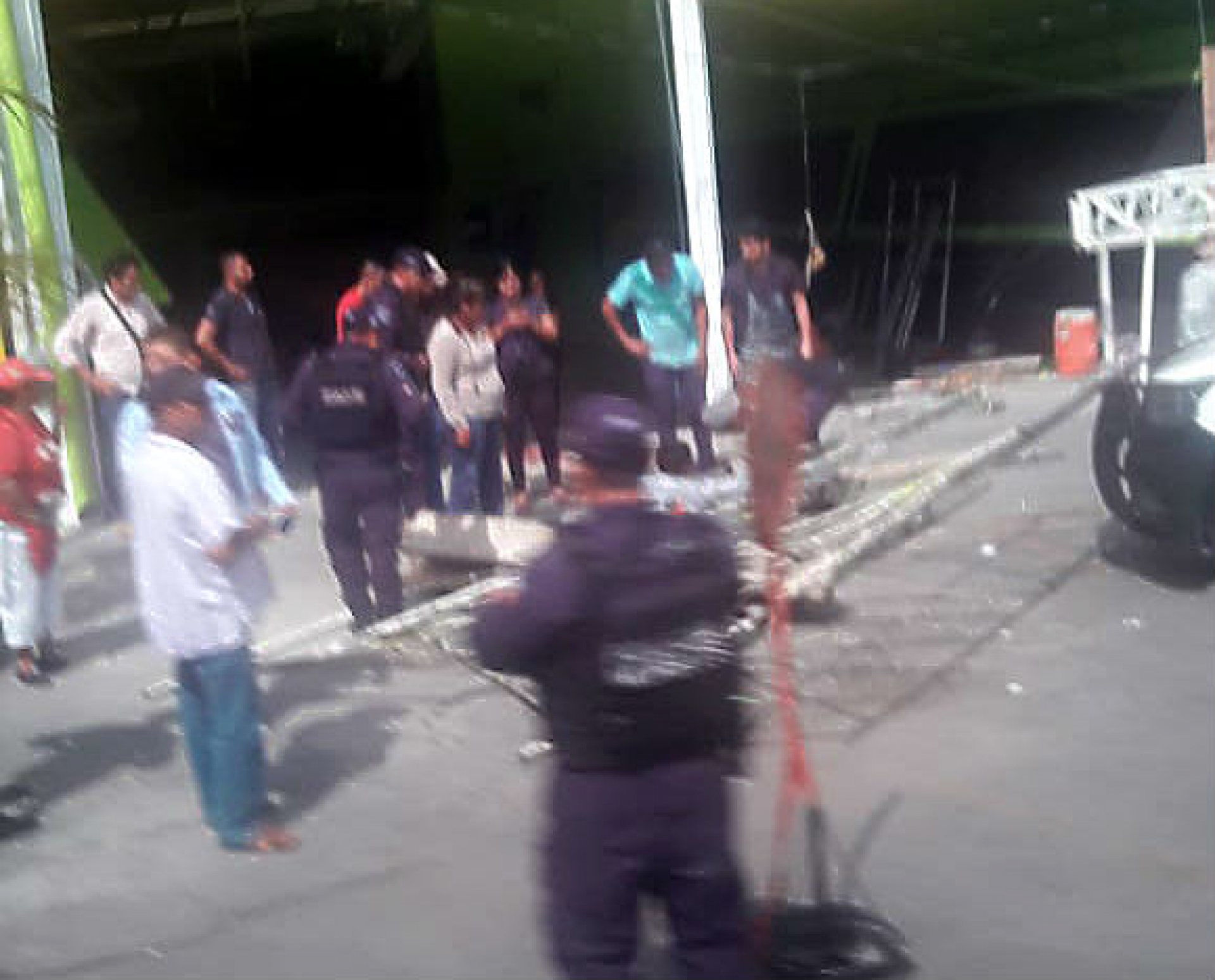 Heridos, dos hombres tras caer de escalera al realizar labores de remodelación en Temixco