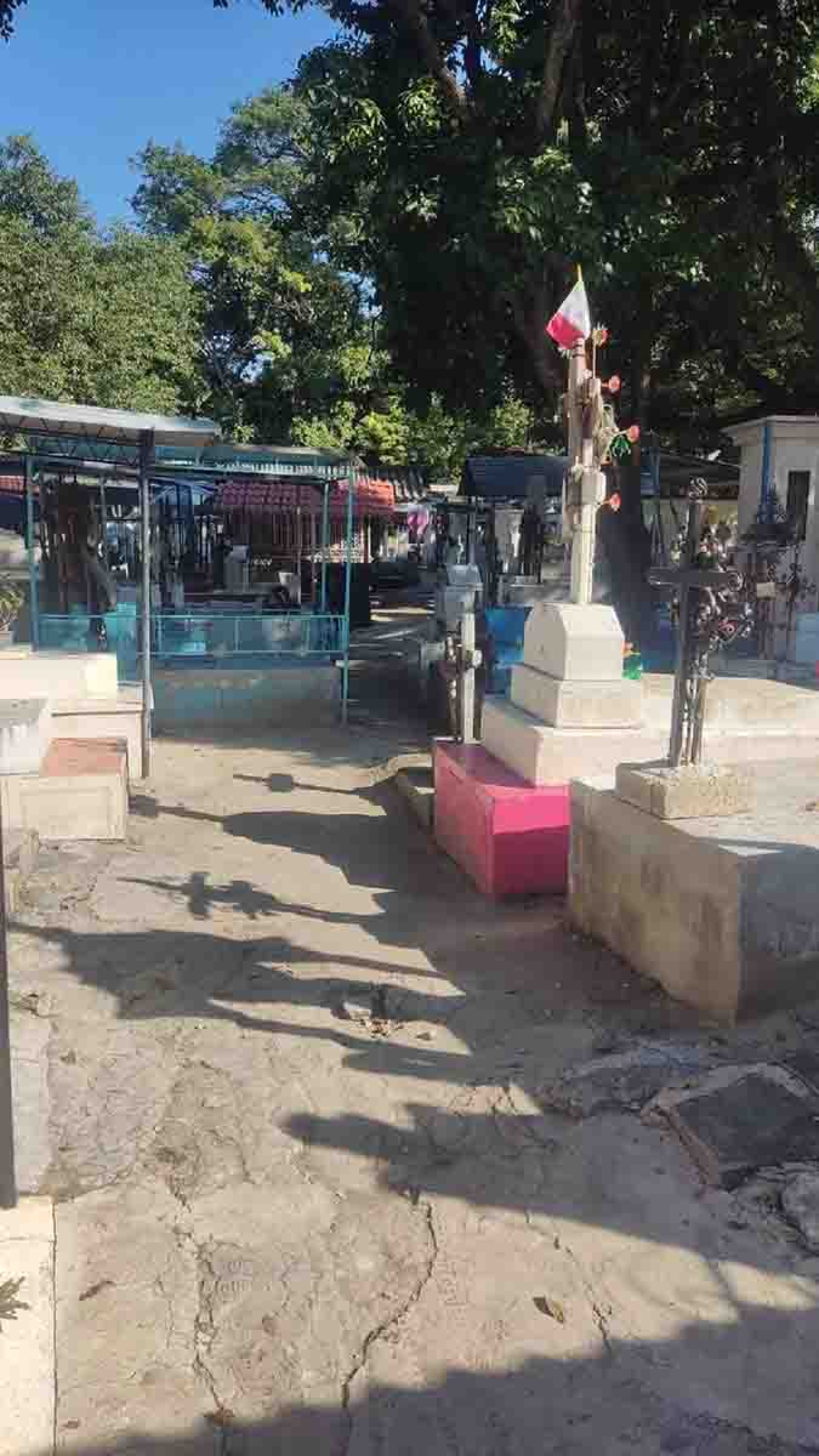 Listos, los panteones de Jojutla para Días de Muertos