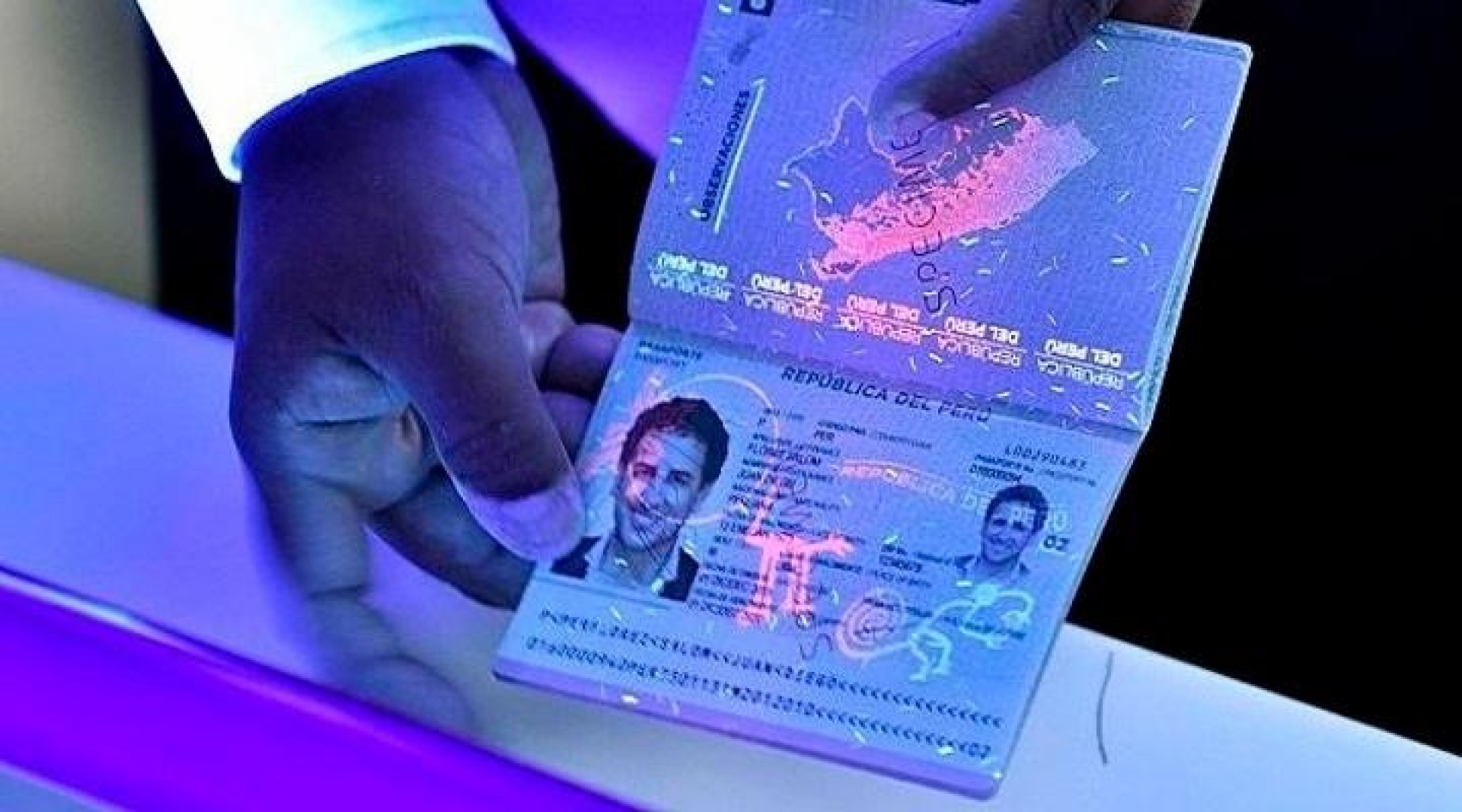 Pasaporte electrónico llegará a México el 15 de septiembre