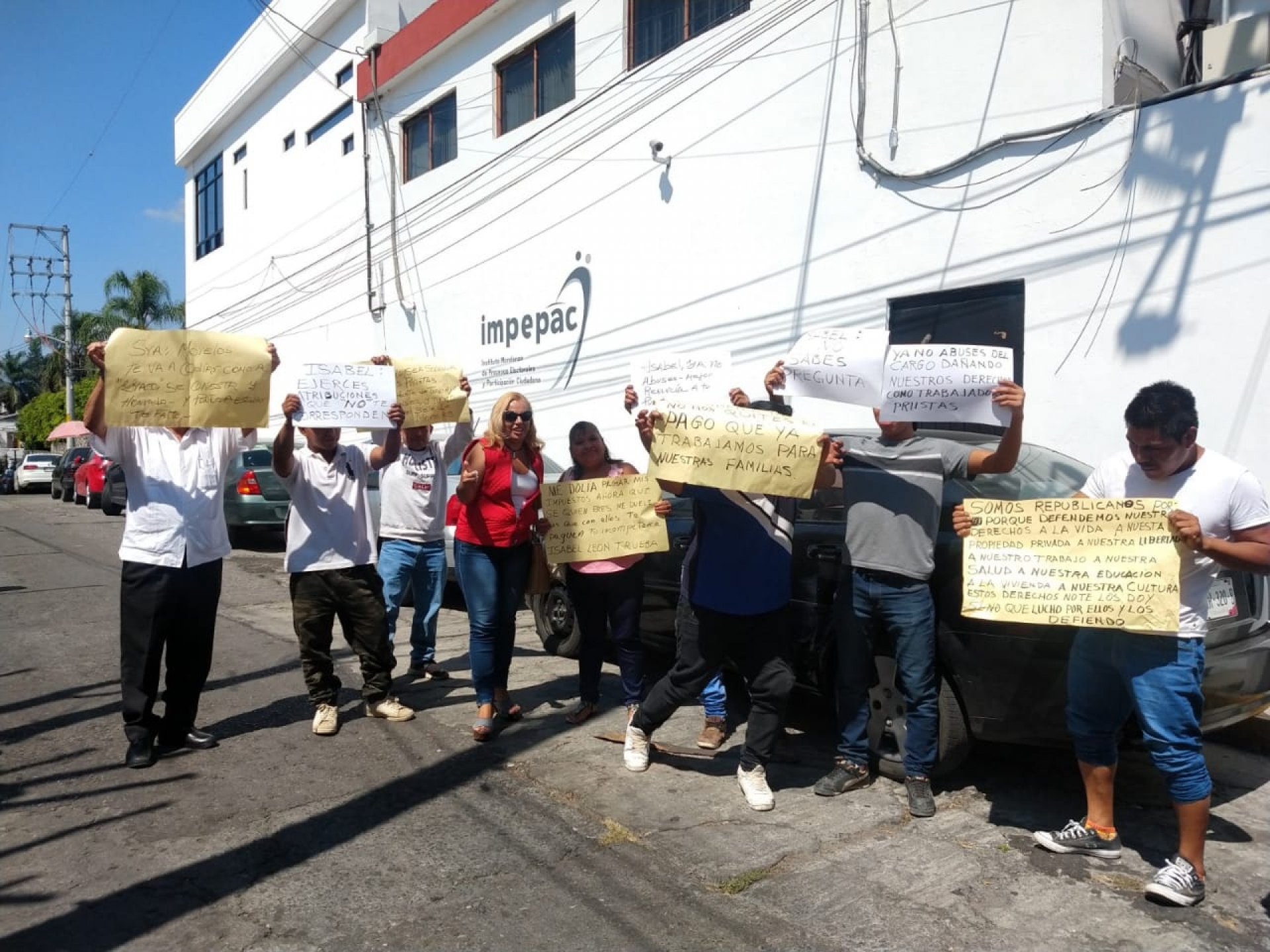 Priistas protestan en el Impepac
