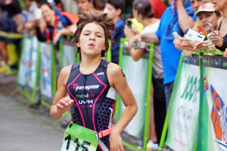 Víctor Meza gana el Triatlón Tabachines