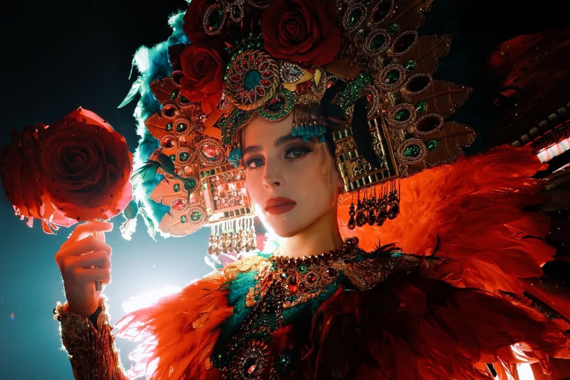 Fátima Bosch deslumbra en Miss Universo 2025 con un traje inspirado en Xochiquétzal