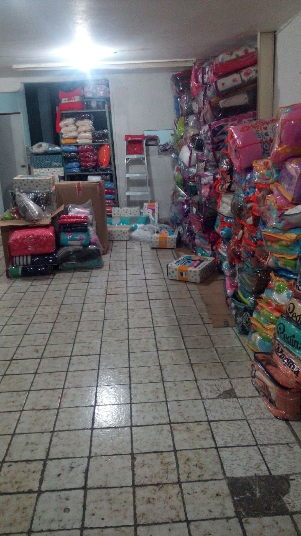 Los sorprendieron robando colchas en Cuernavaca
