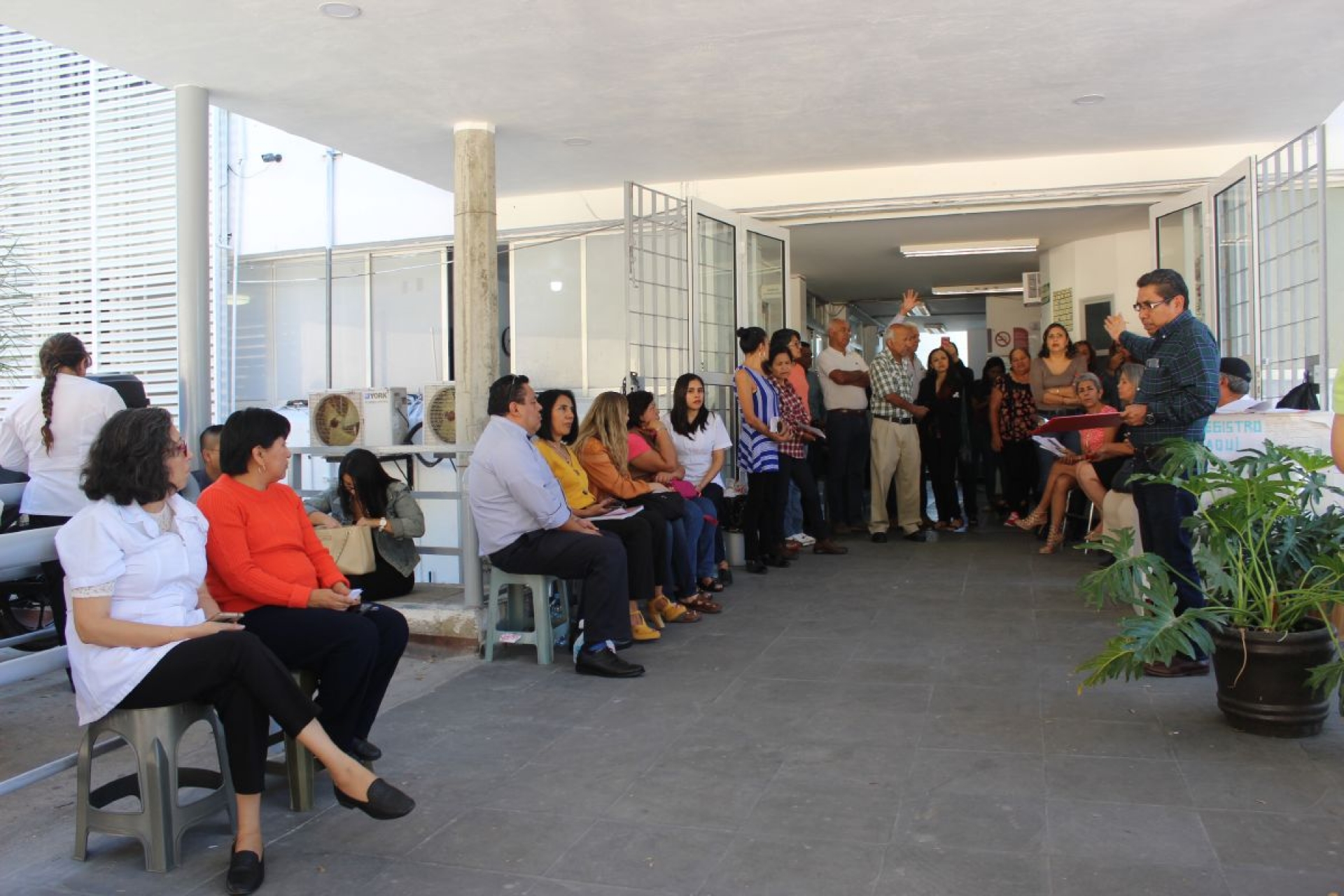 Nuevo paro de brazos caídos de personal de Salud