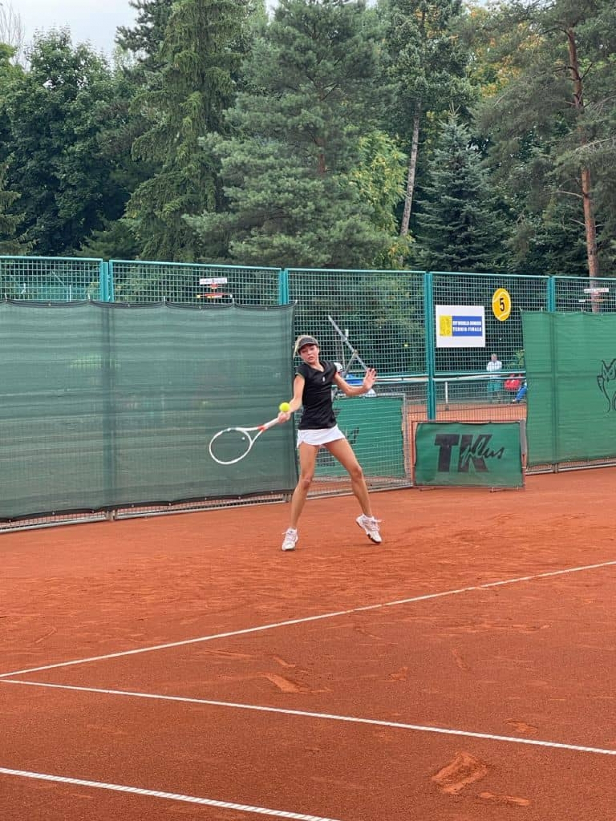 Contundente triunfo de Alexia Estrada en el Mundial de Tenis por equipos de la ITF