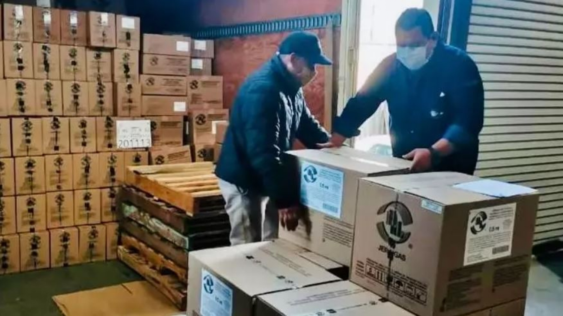 Llega a Coahuila material para campaña de vacunación contra COVID-19