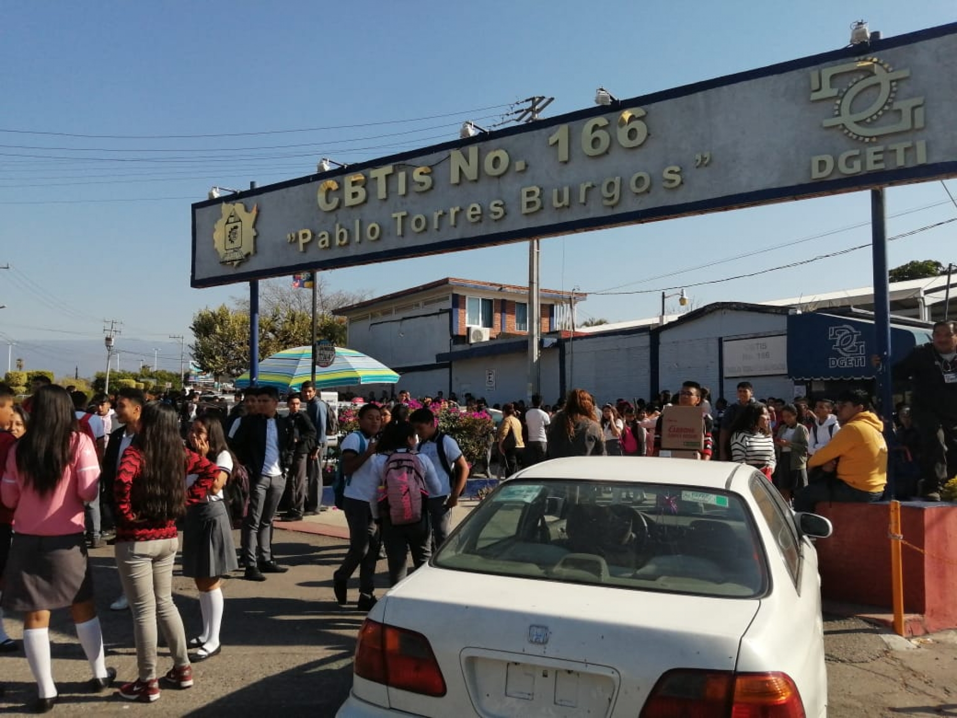 Estudiantes del CBTis 166 tomaron el plantel; demandan destitución del director