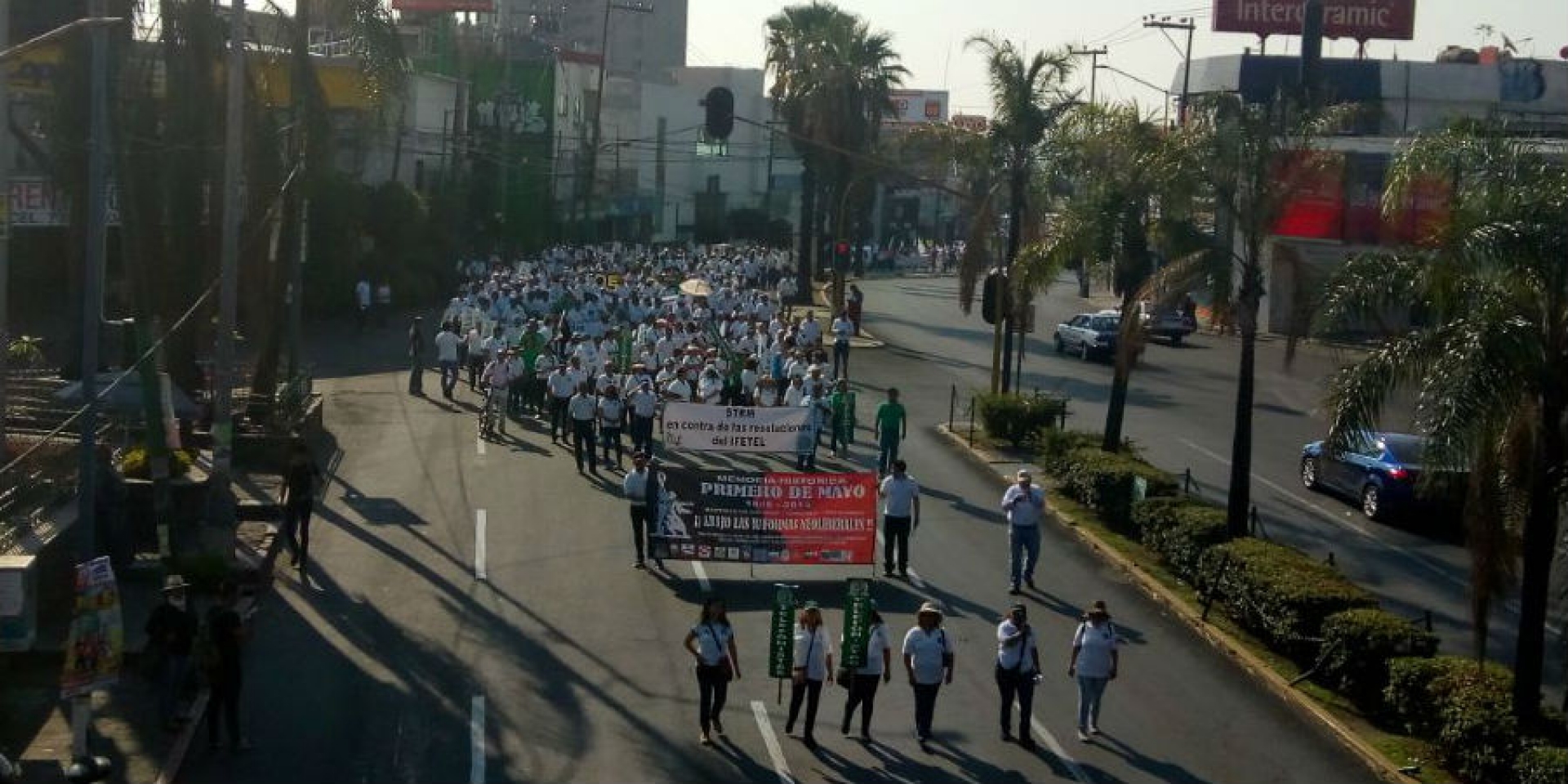 Marchan en conmemoración del Día Internacional del Trabajo