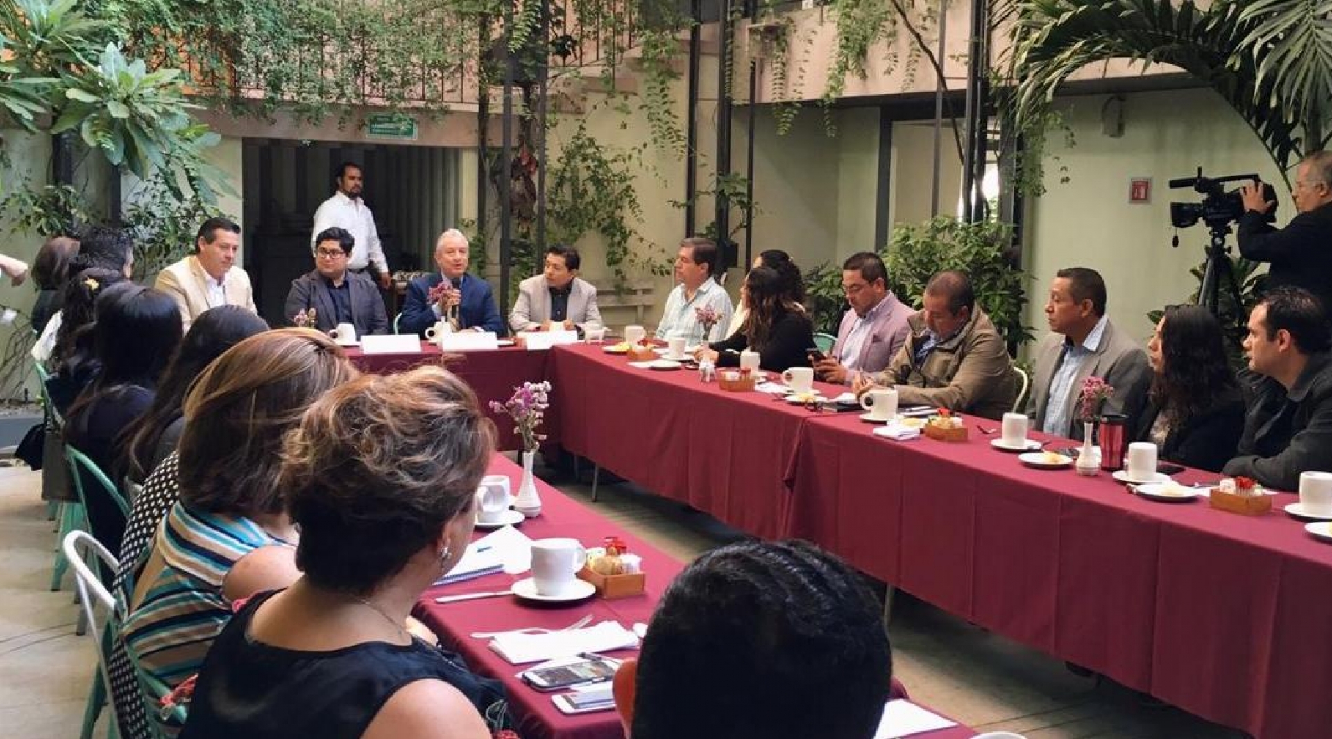 Piden autoridades laborales a empresarios proteger la salud mental de trabajadores