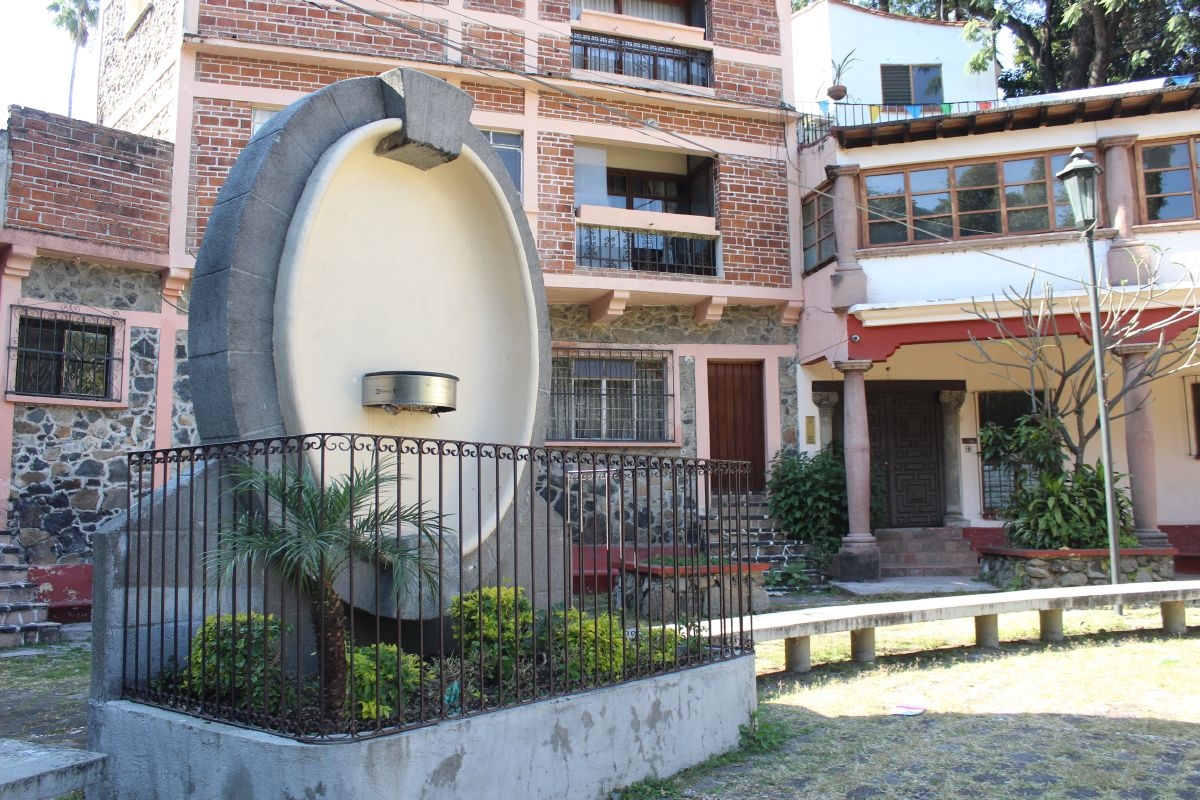 Sigue el robo de estatuas en Cuernavaca; se llevaron el busto que donó María Félix
