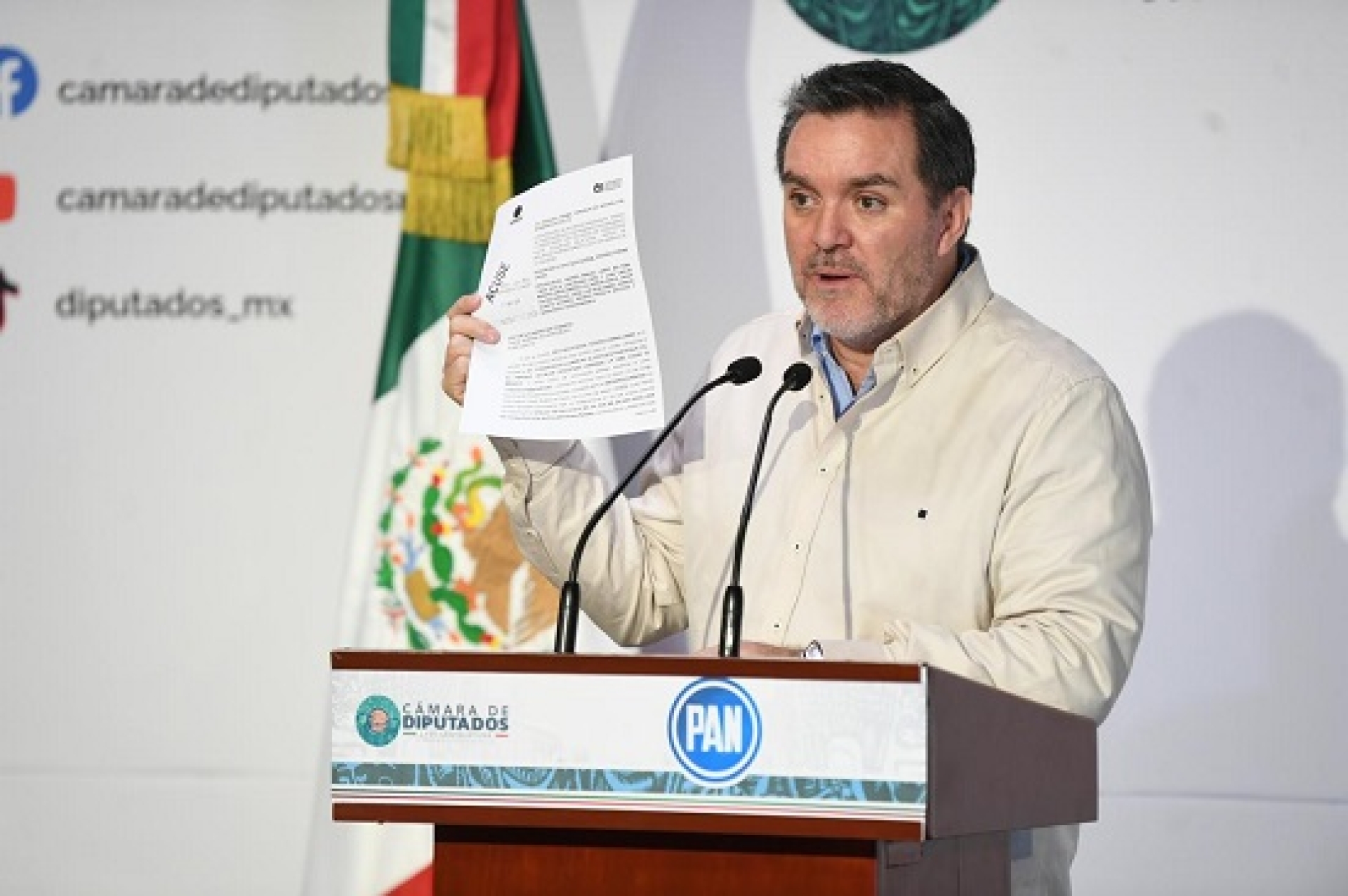 Diputado del PAN acusa ante la FGR a Andy López por por enriquecimiento ilícito