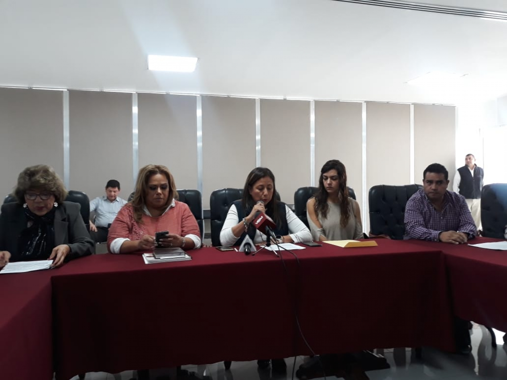 Legisladores presentan propuesta para integrar paquete económico
