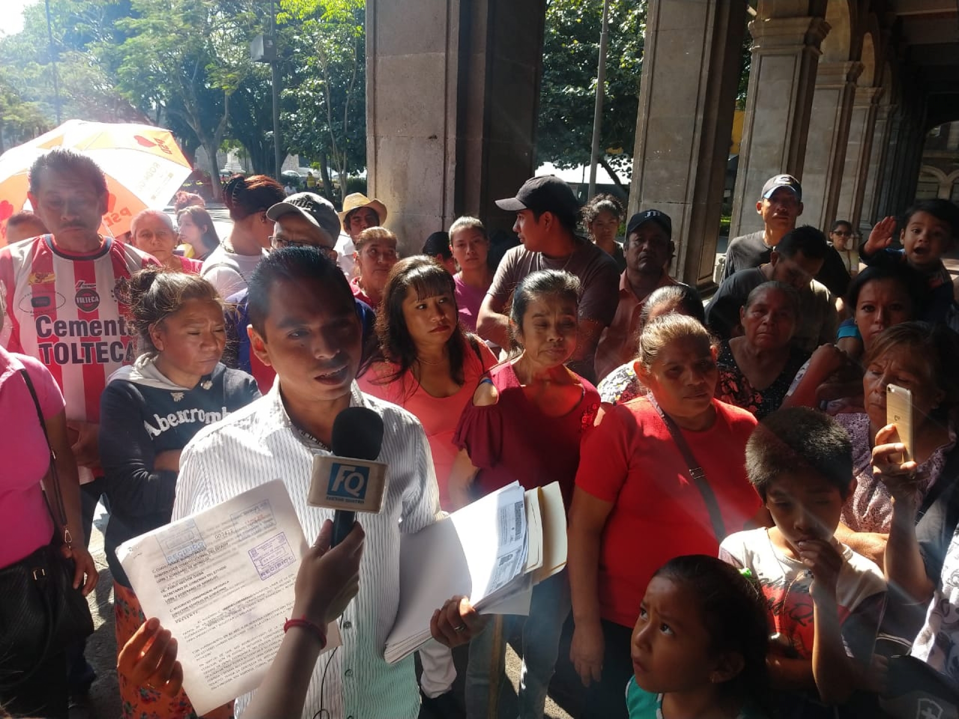 Se manifiestan vecinos de Patios de la Estación; solicitan apoyos