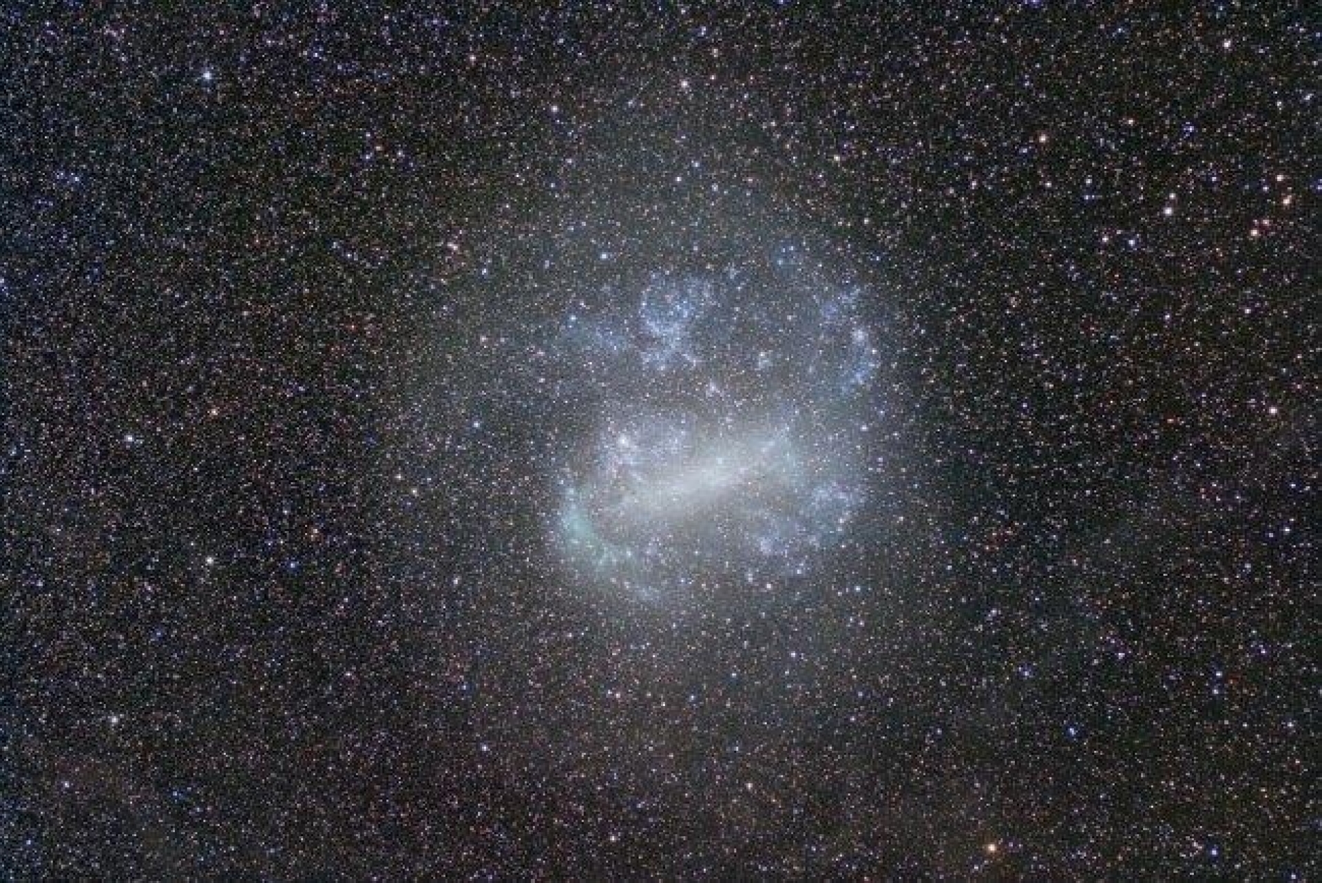 Descubren superburbuja en la Nube de Magallanes