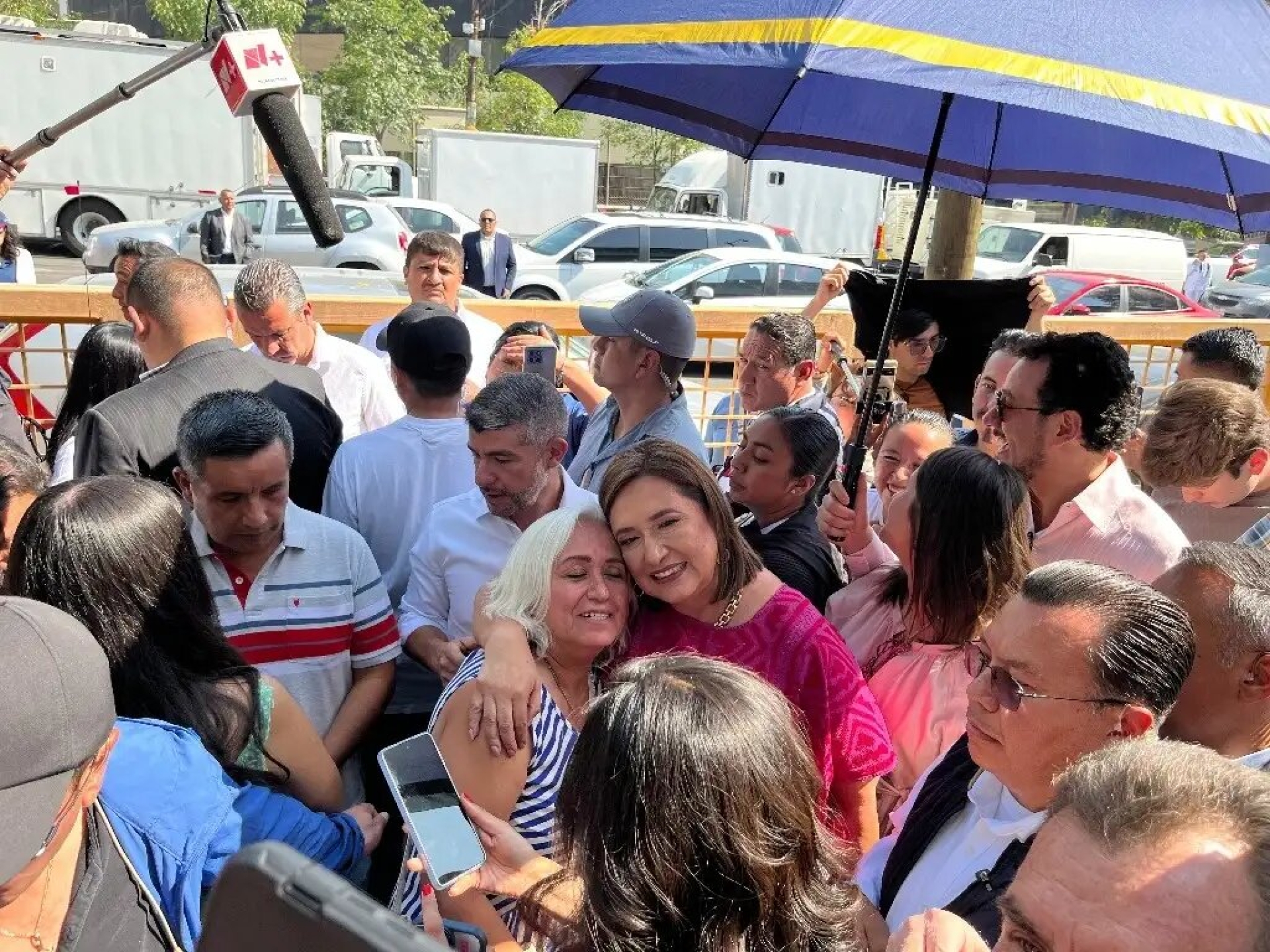 Xóchitl Gálvez ejerce su voto en la Miguel Hidalgo