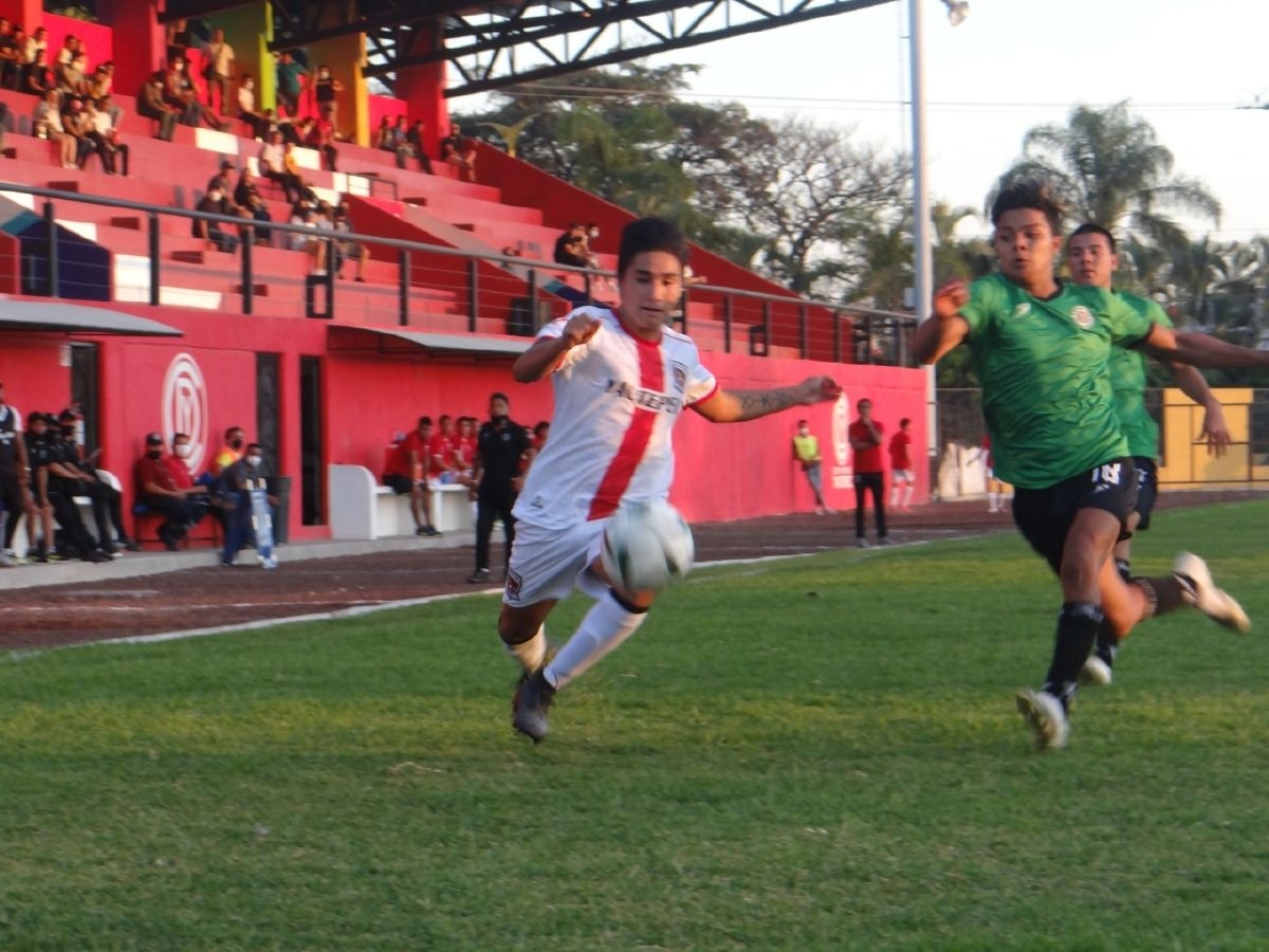 Tigres Yautepec se mantiene como líder