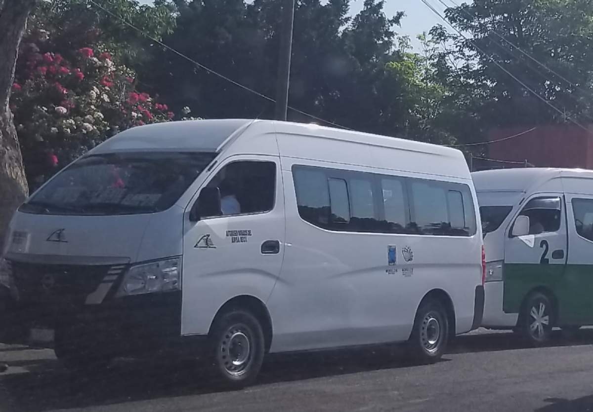 Mototaxistas de Xoxocotla quieren imponer servicio a alumnos del CETis 122
