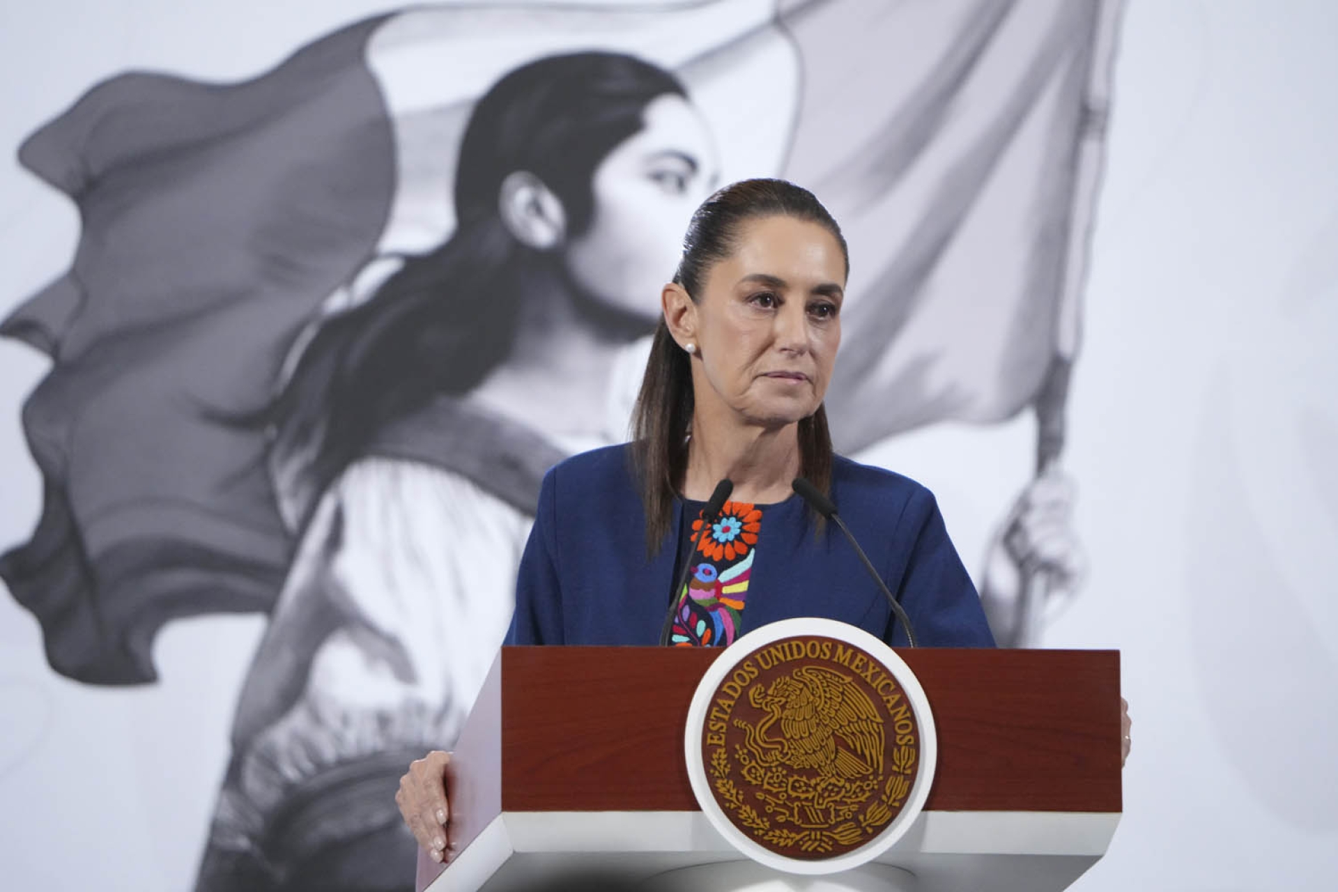 Sheinbaum minimiza consignas en marcha: '¿Creen que nos van a debilitar?'