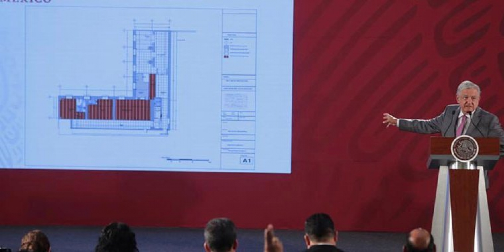 AMLO podría cambiar su plan económico si no funciona el que presentó