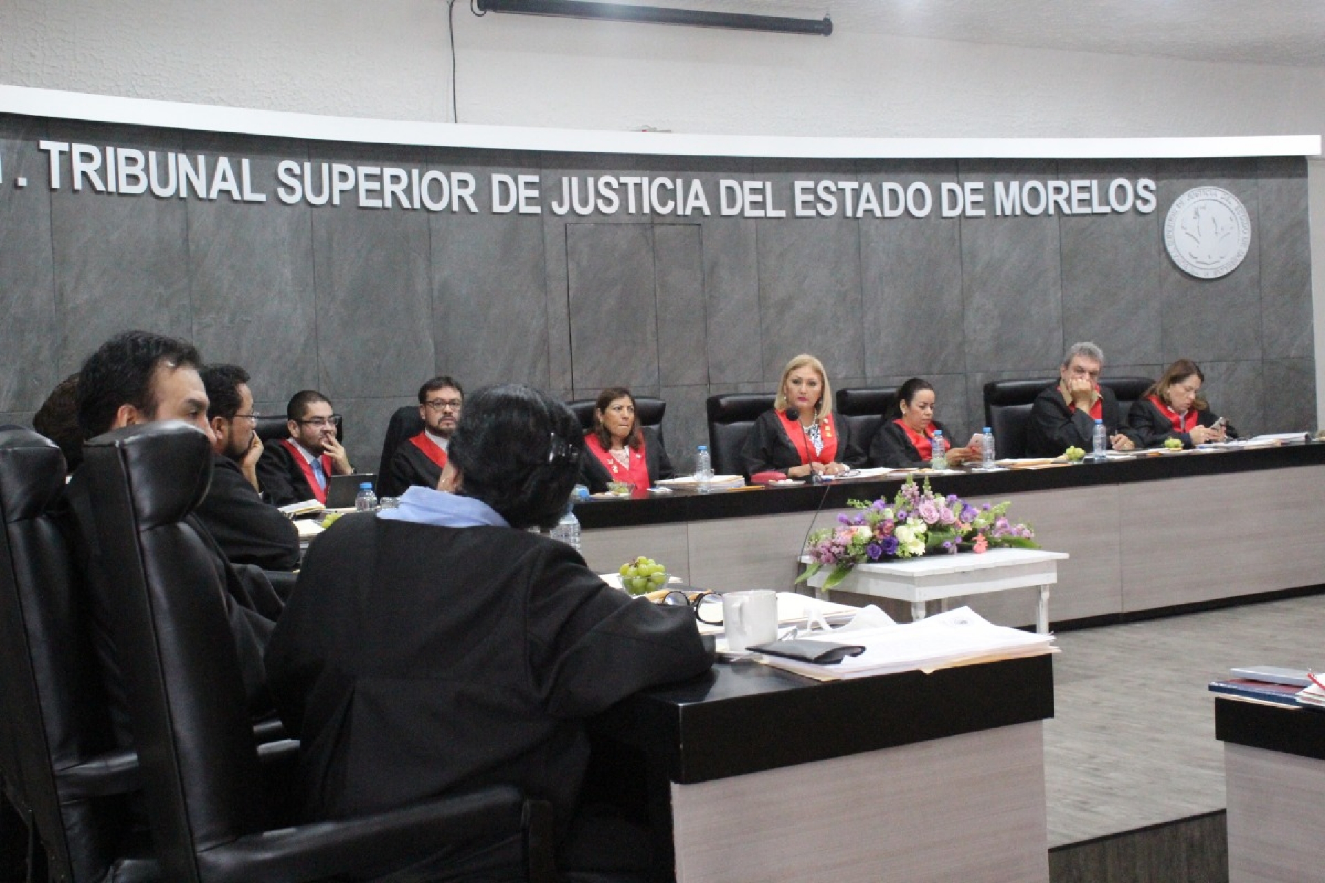 Censuran magistrados a medios