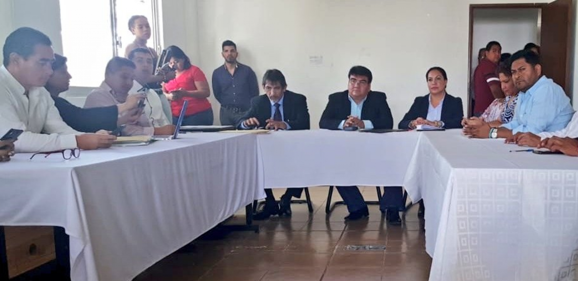 Firman documento para donación de predio a Salud