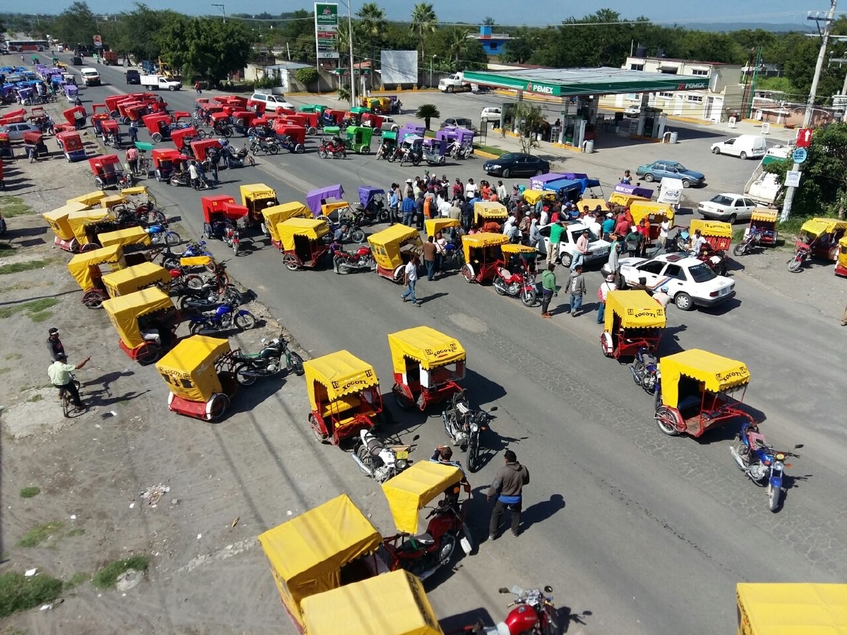 Mototaxistas de Xoxocotla cerraron la carretera Alpuyeca- Jojutla